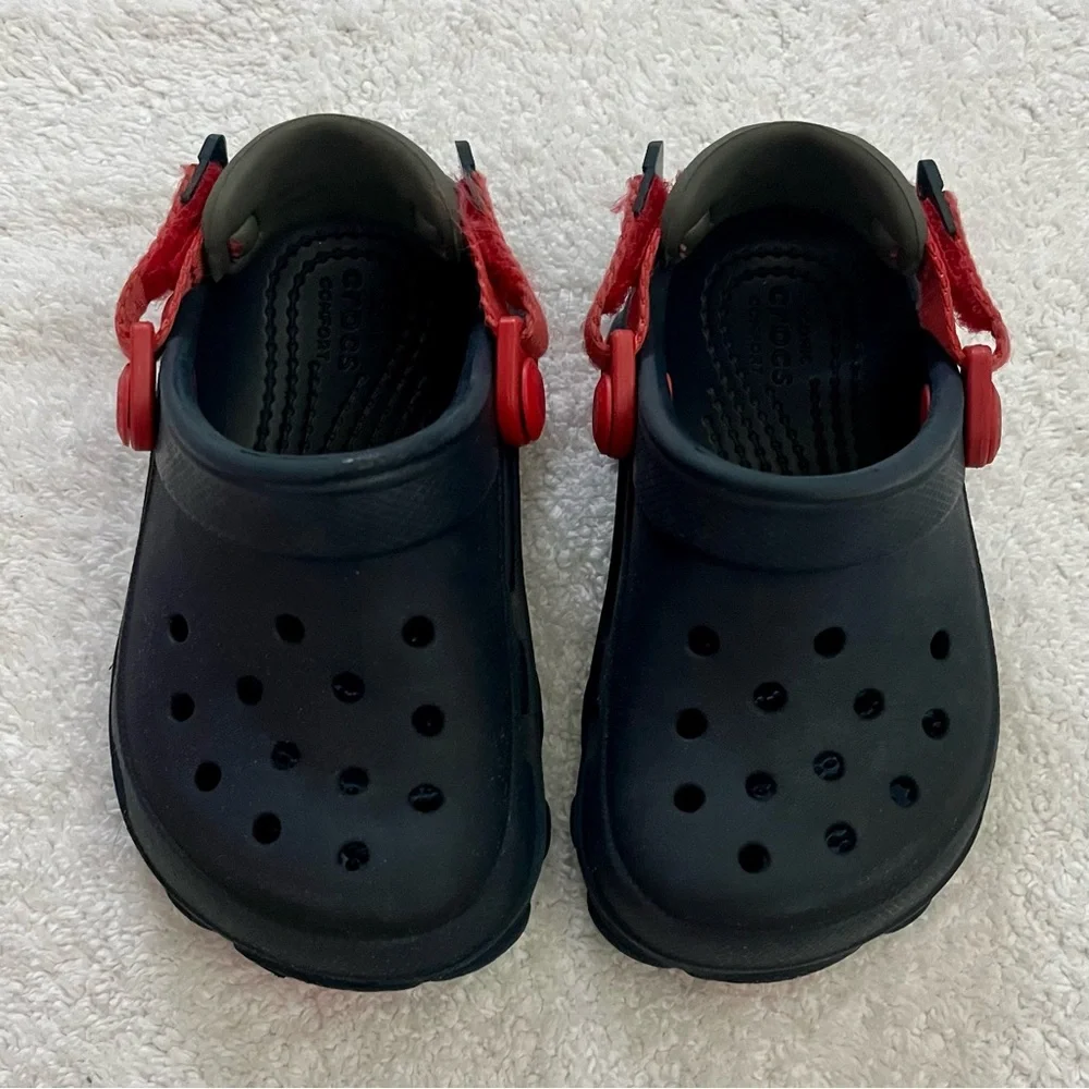 CROCS lightweight sole toe